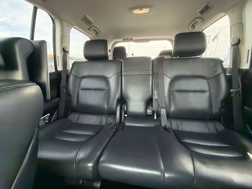 Used 2016 Black Toyota Base image 13