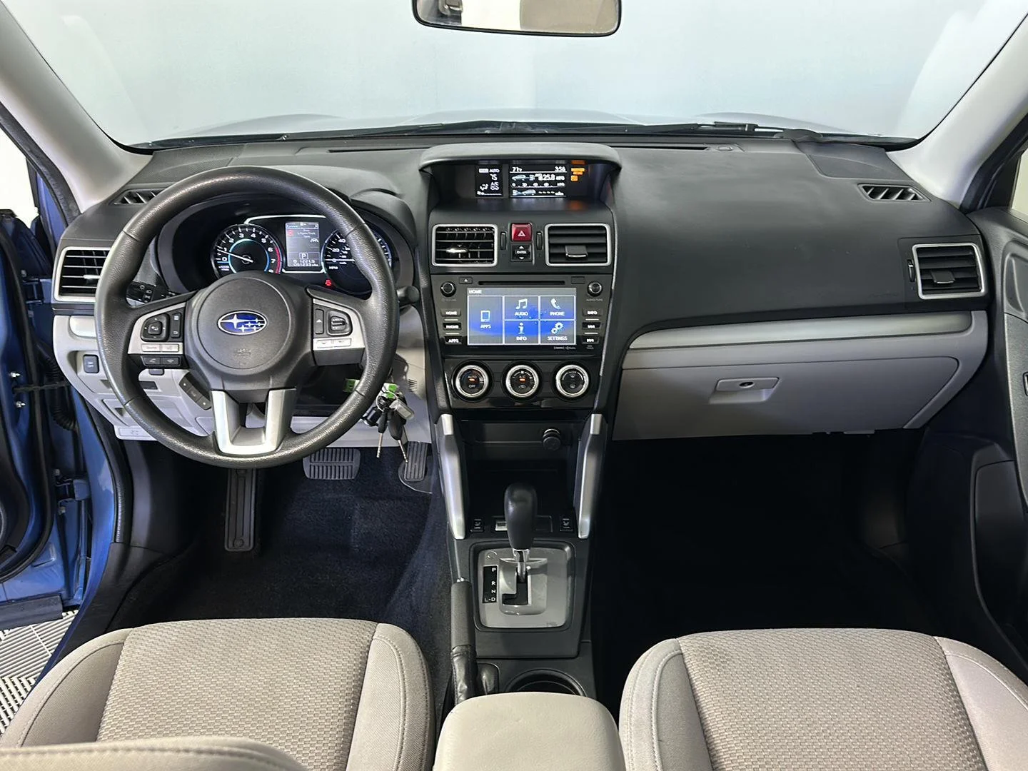 Used 2018 Quartz Blue Pearl Subaru Premium image 23