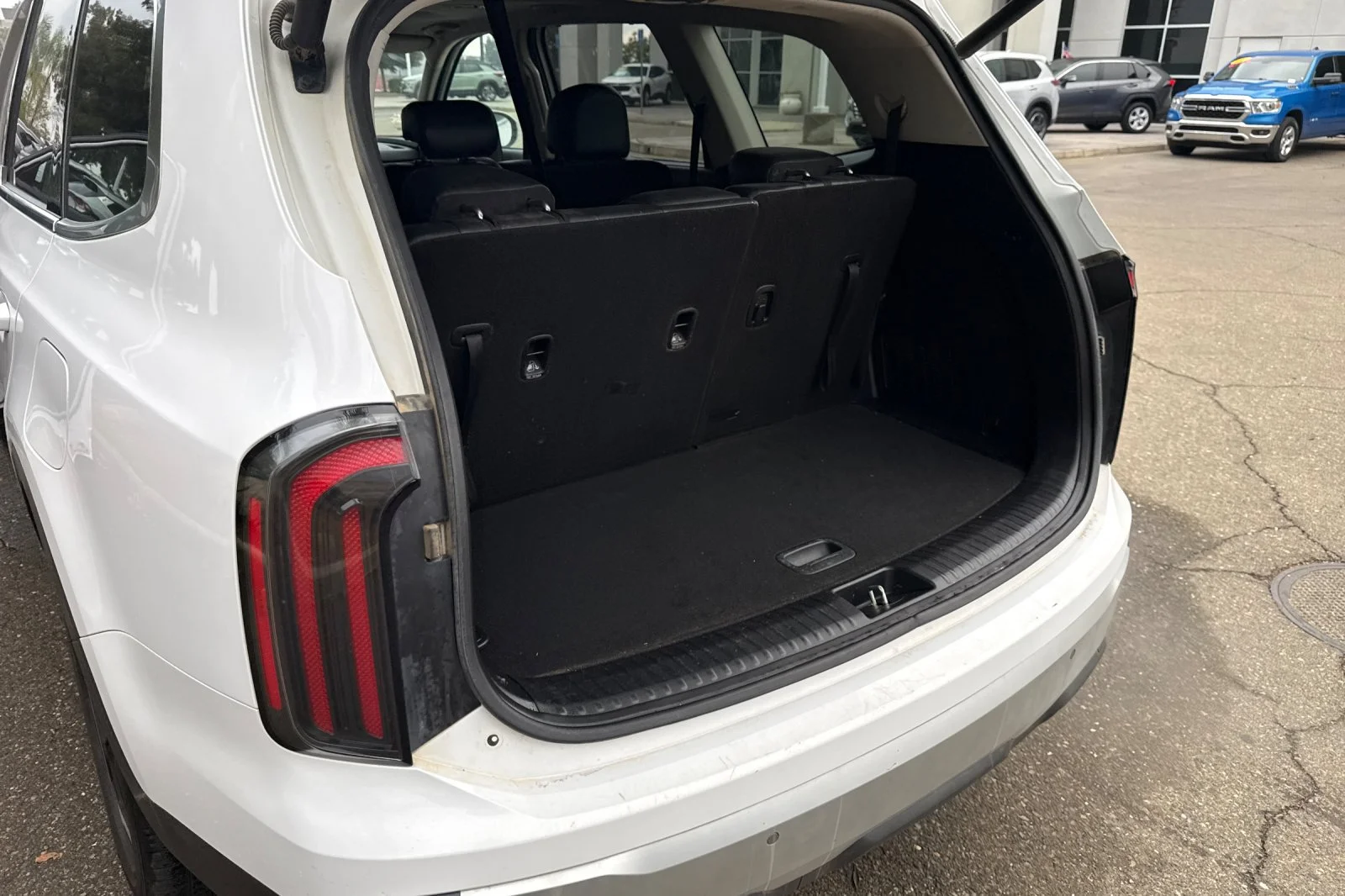 Used 2024 White Kia EX image 14