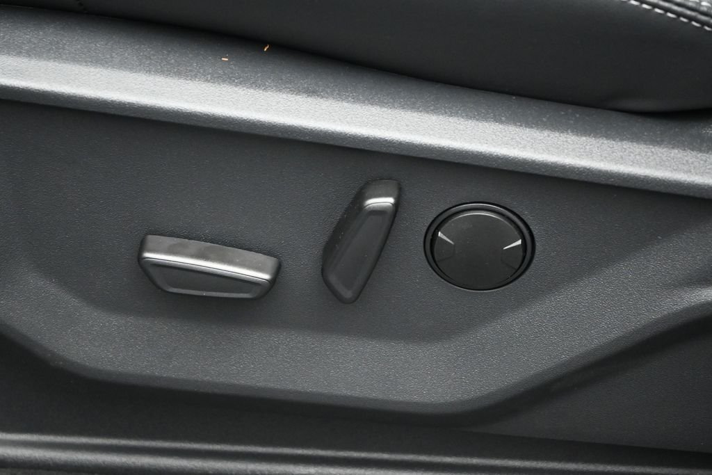 New 2026 Agate Black Metallic Ford Platinum image 9
