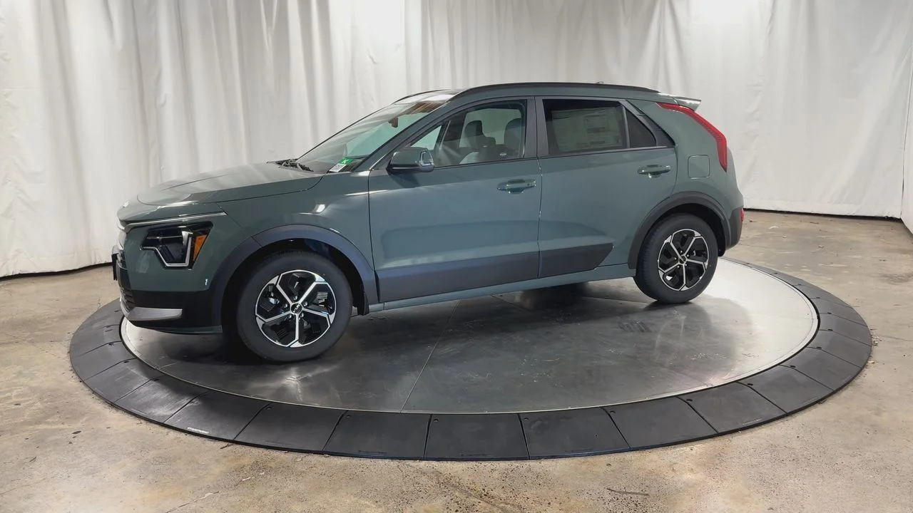 New 2026 Green Kia EX image 8