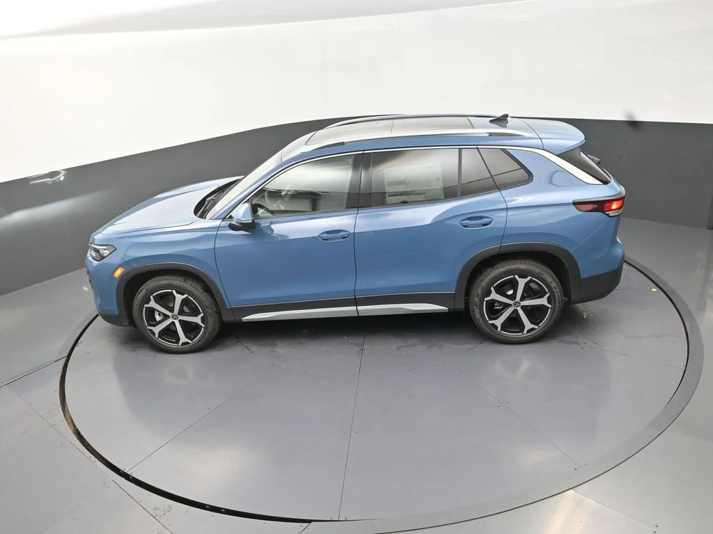 New 2026 Blue Volkswagen 2.0T SE image 17