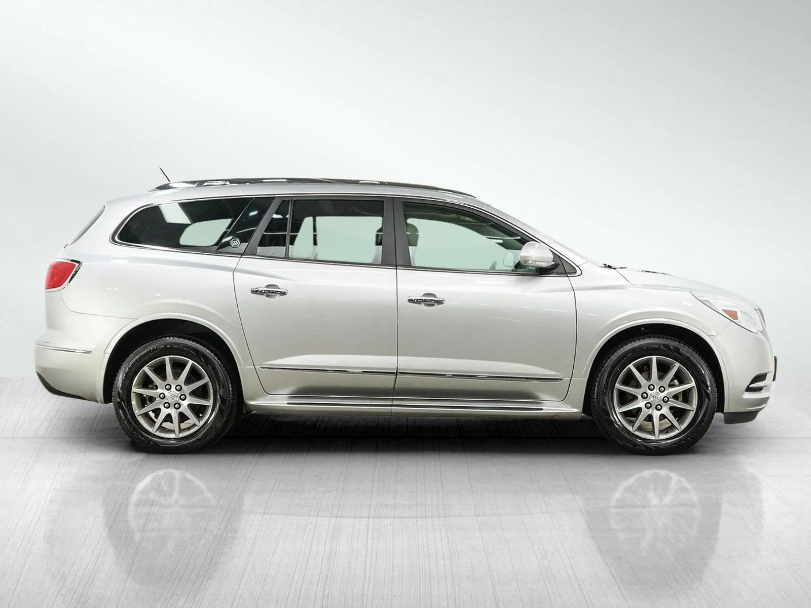 Used 2015 Quicksilver Metallic Buick Leather Group image 6