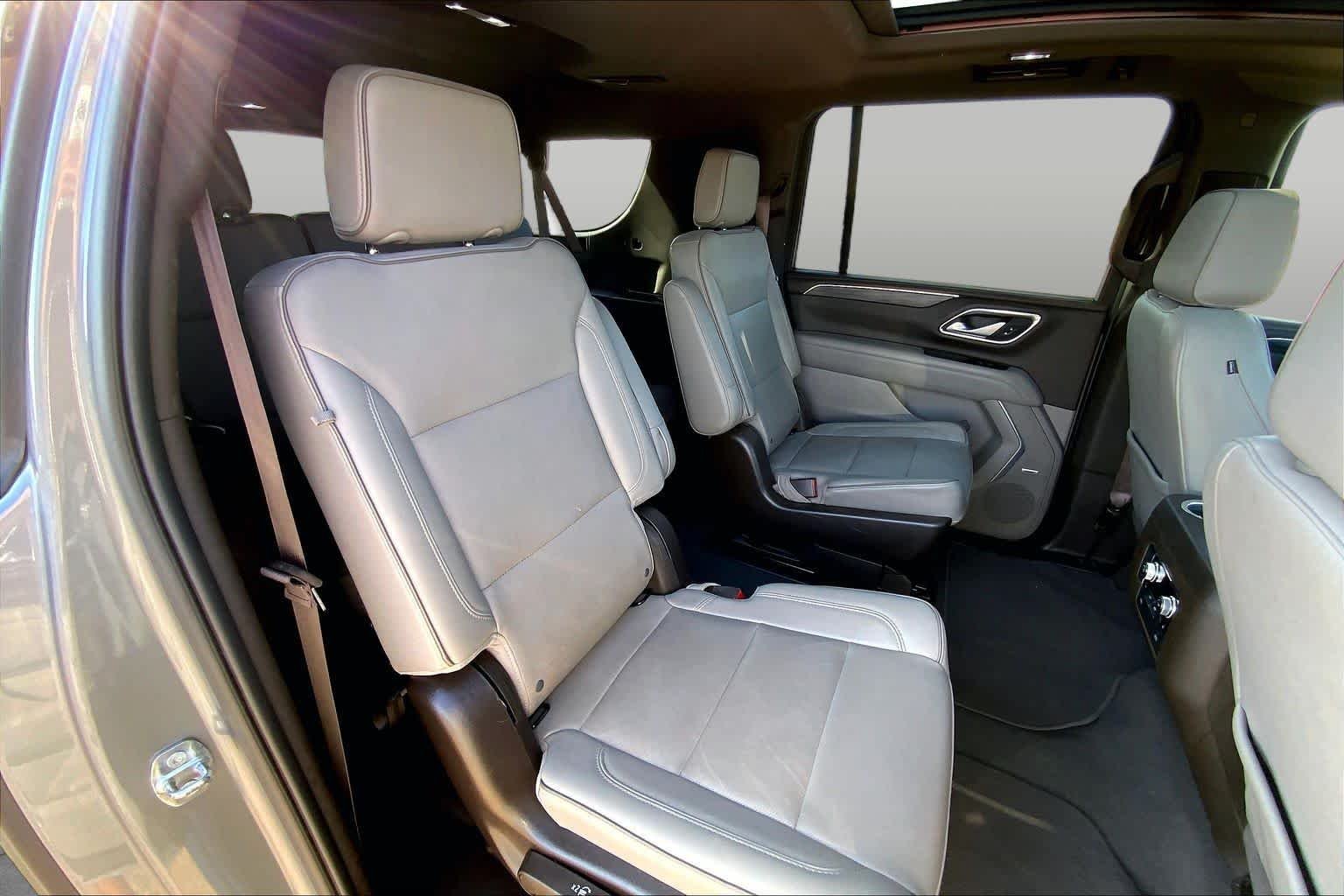 Used 2022 Satin Steel Metallic GMC SLT image 19