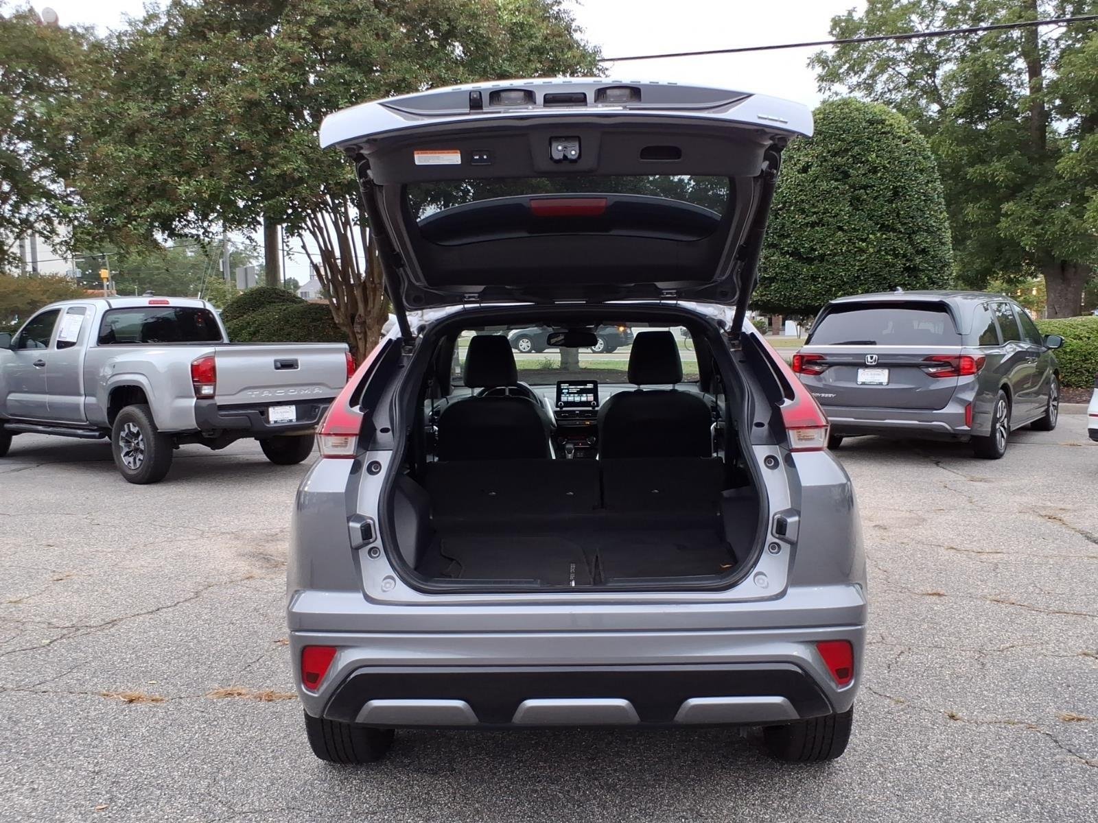 Used 2024  MITSUBISHI  image 24