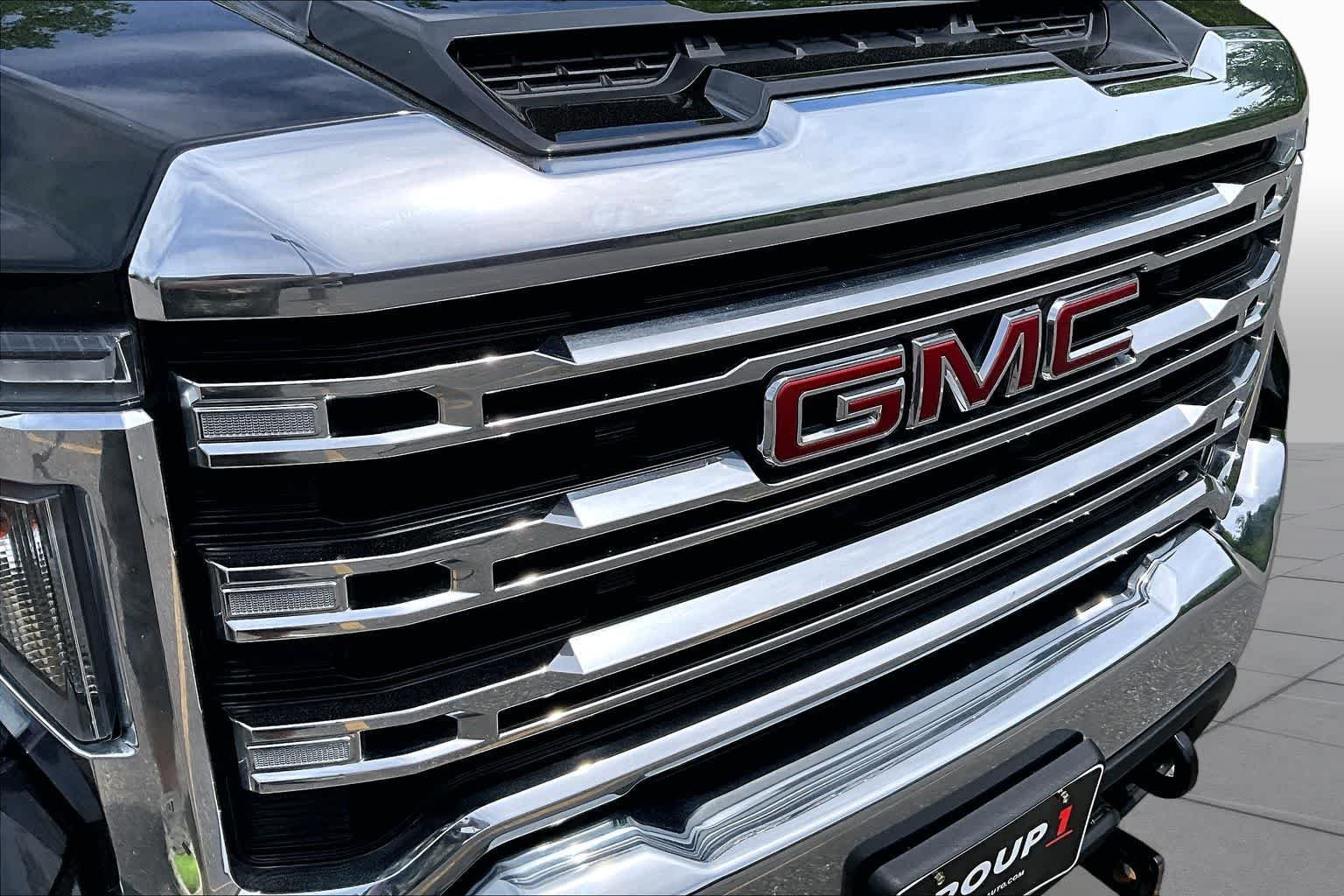 Used 2020 Onyx Black GMC SLE image 32