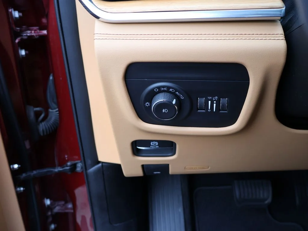 Used 2024 Red Jeep Summit Reserve image 41
