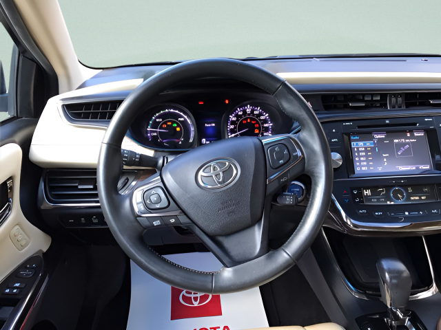 Used 2015  Toyota Limited image 14