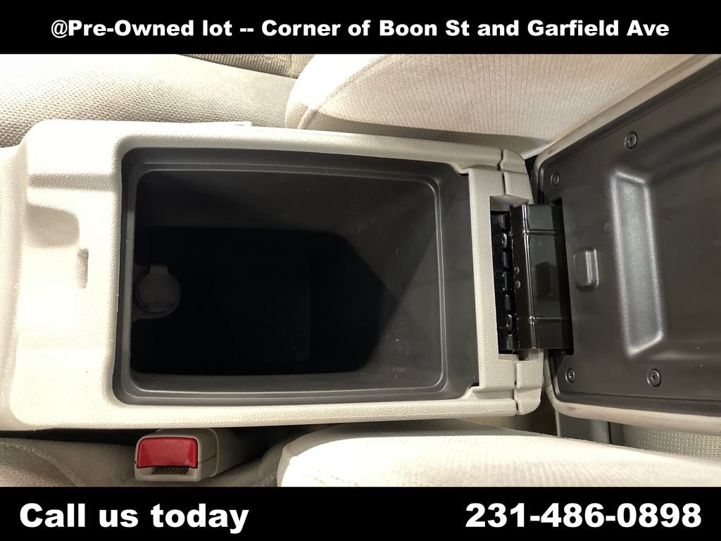 Used 2012 White Chevrolet LT image 26