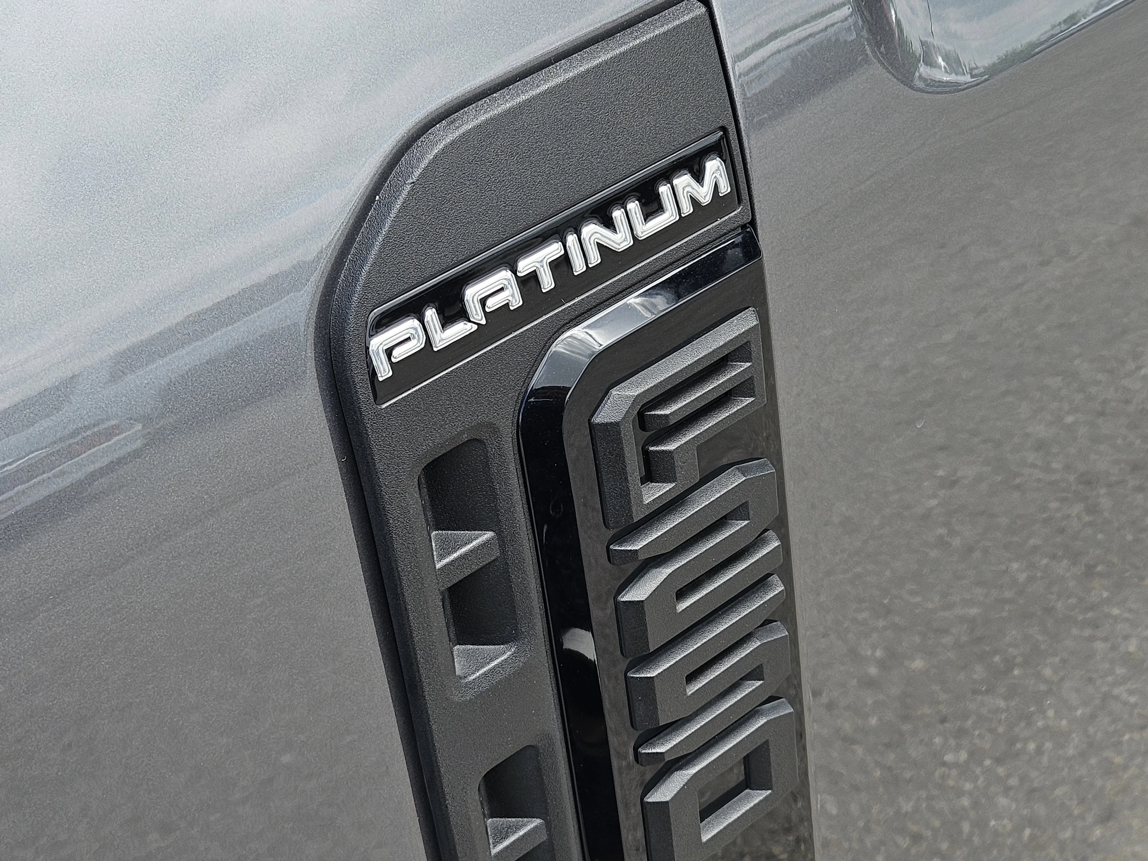 Used 2025  Ford Platinum image 12