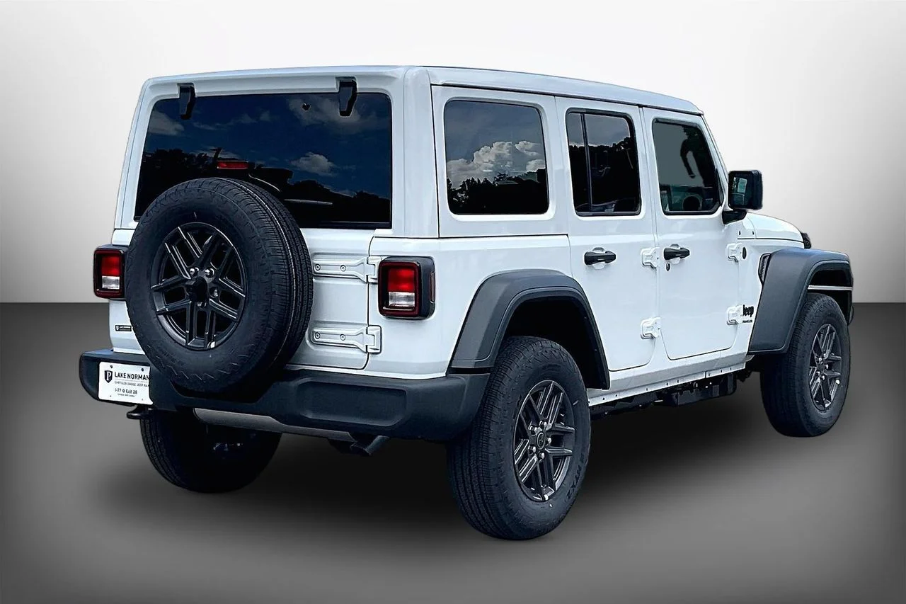 New 2026 Bright White Clear-Coat Exterior Paint Jeep Sport S image 8