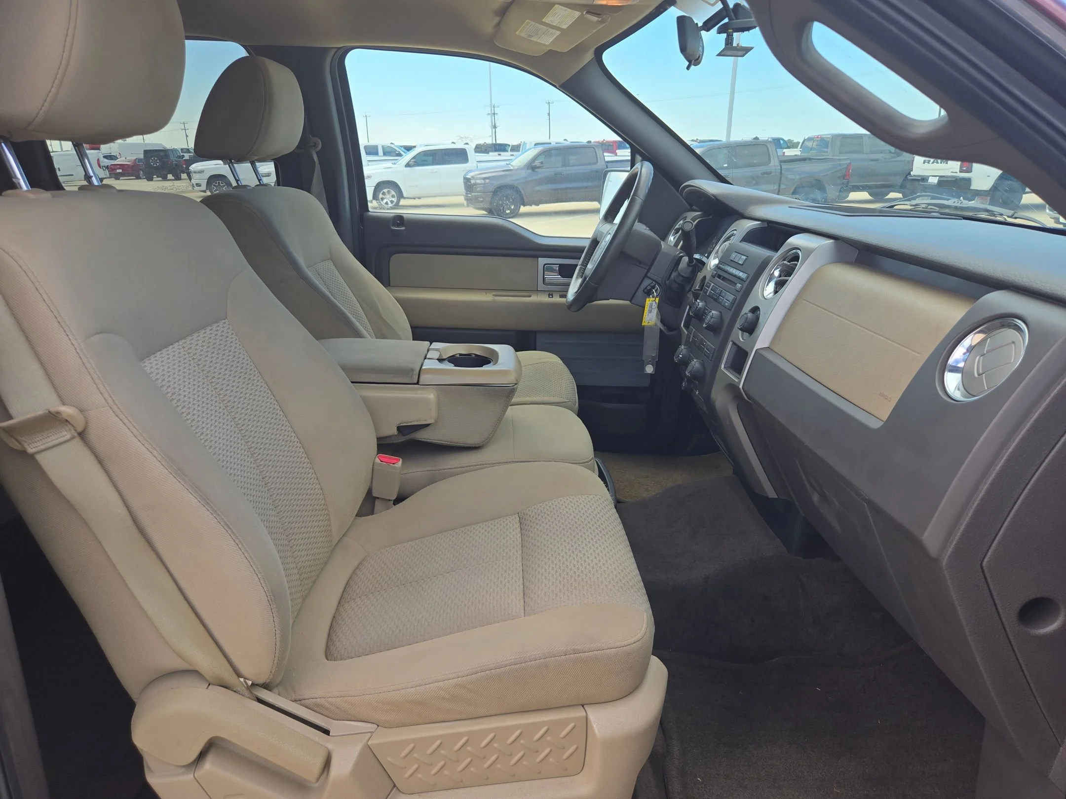 Used 2010 Red Ford XLT image 21