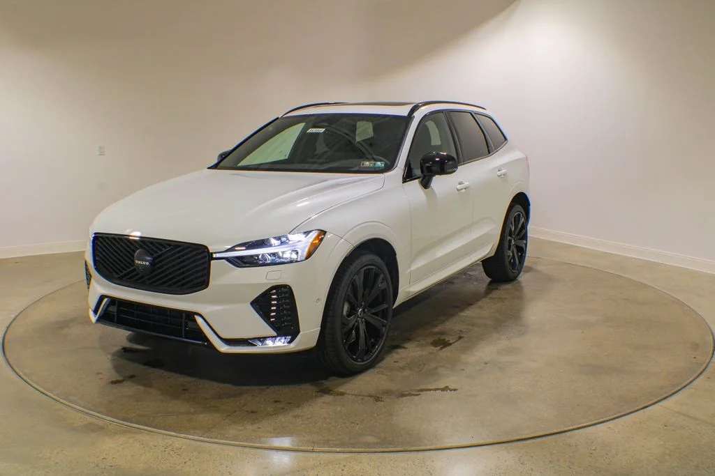 2026 Volvo XC60 B5 Ultra Black Edition Theme AWD's photo