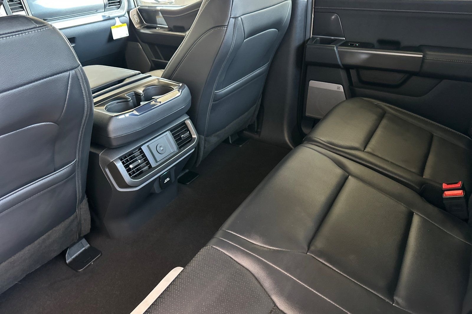 Used 2025 White Ford Lariat image 12