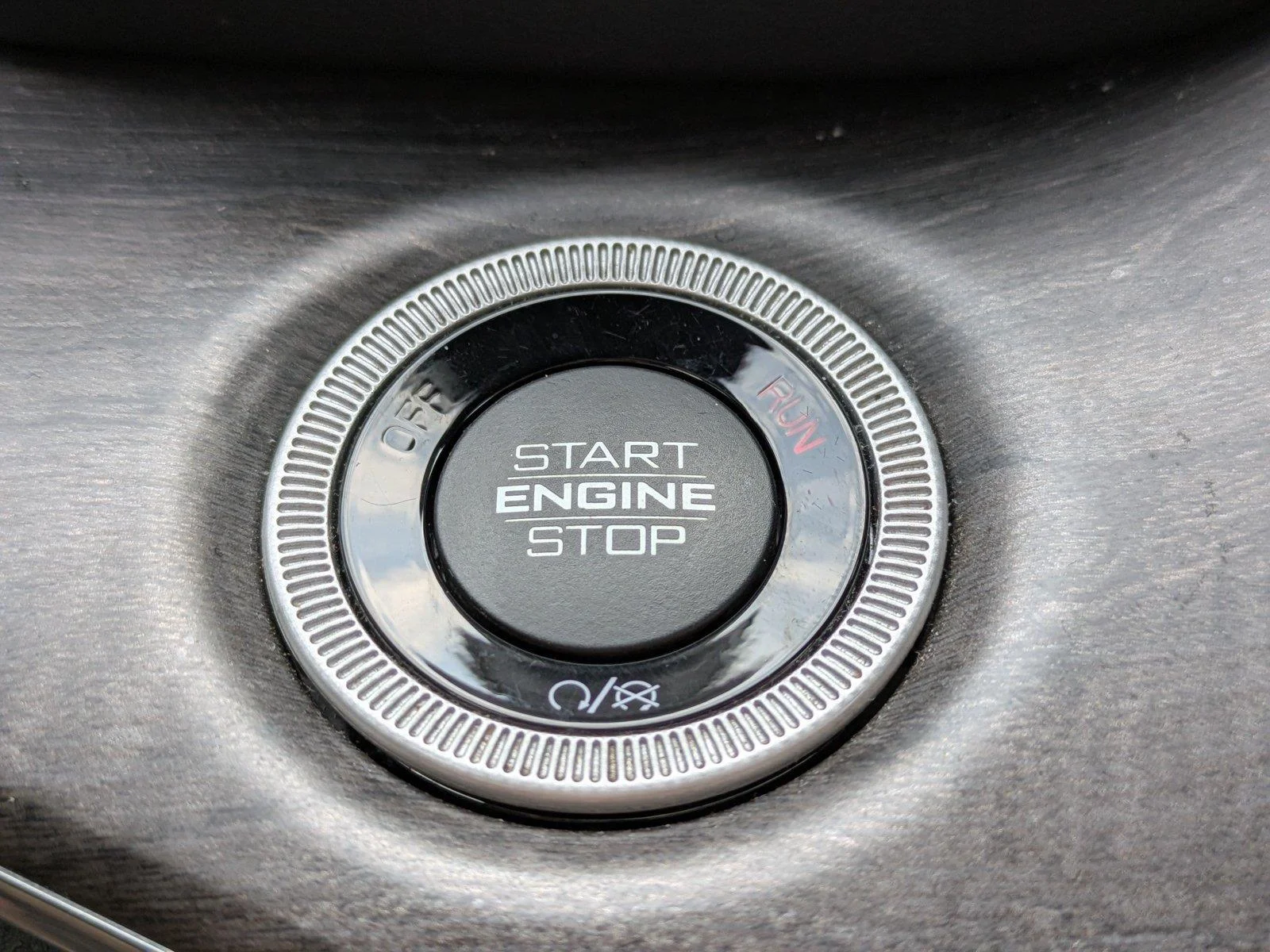 Used 2023 Diamond Black Crystal Pearlcoat Jeep Overland image 29