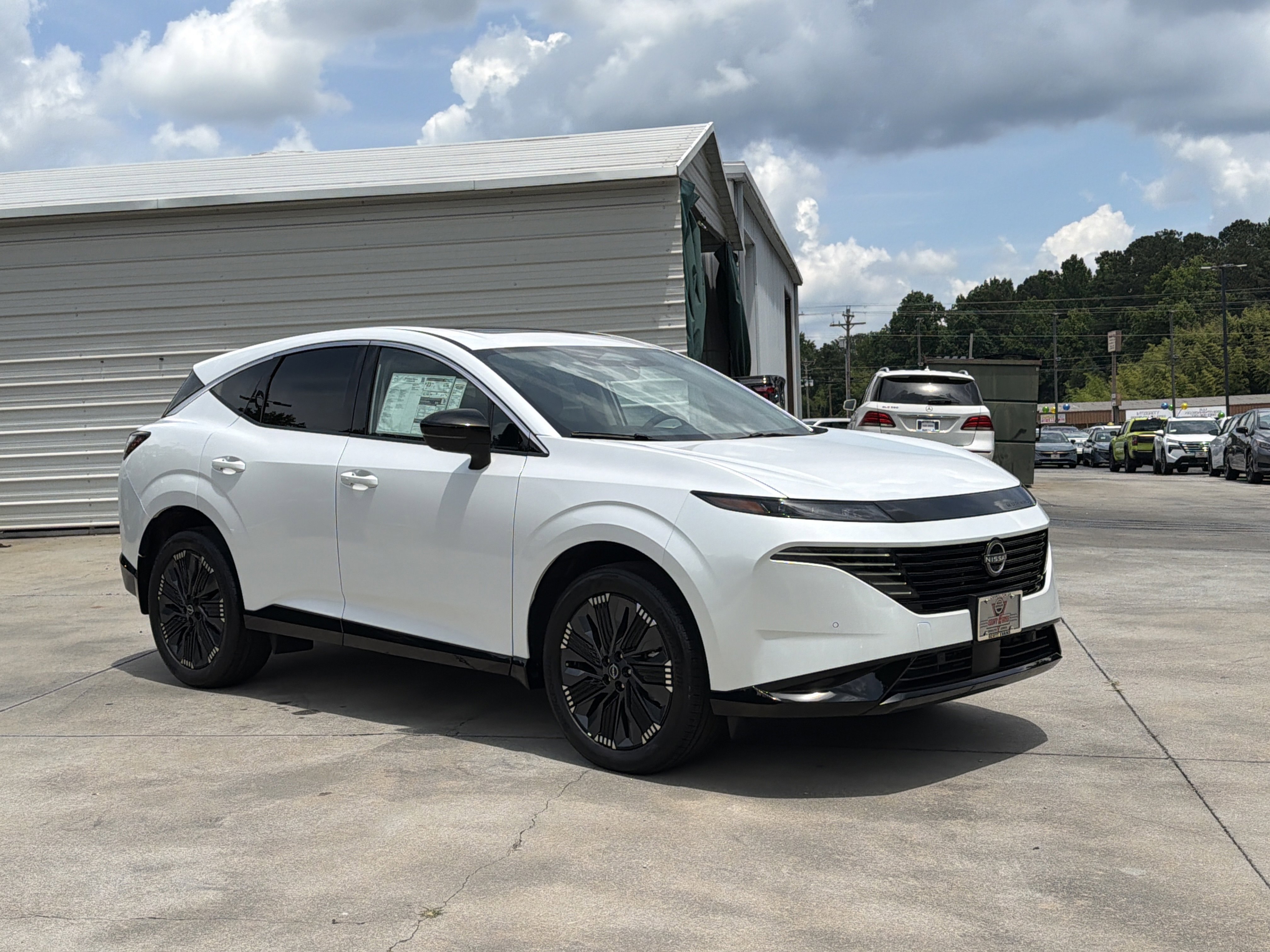 New 2026 Everest White Pearl Tricoat Nissan Platinum image 2