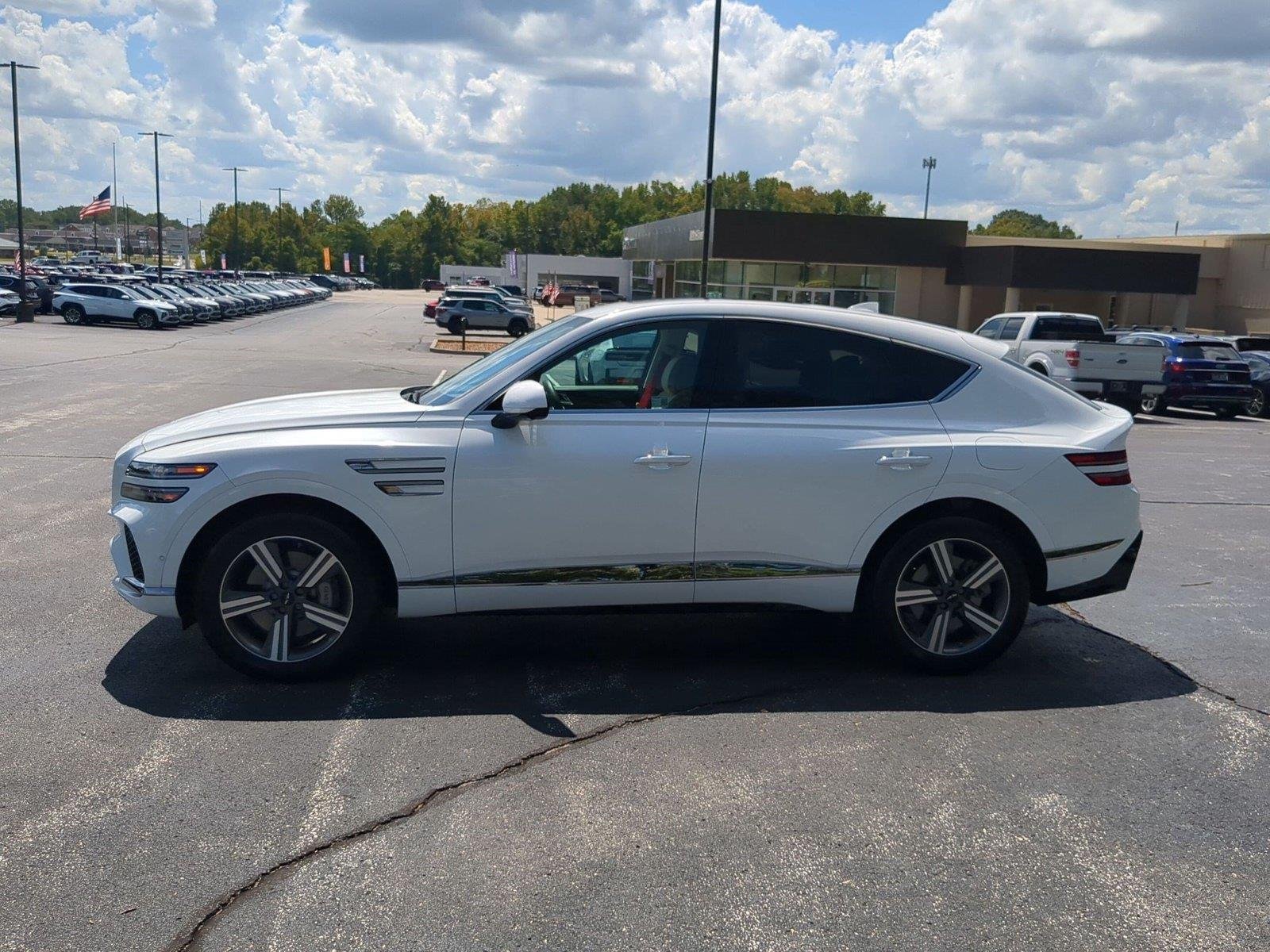 Used 2025 Uyuni White Genesis 3.5T image 5