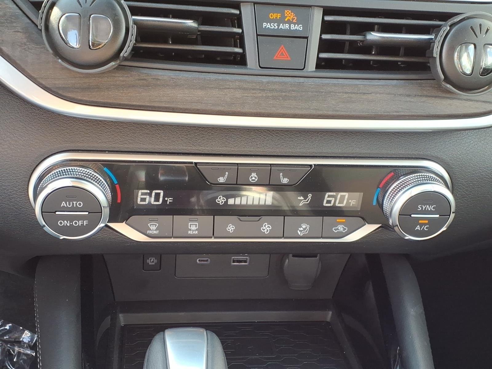 Used 2025 Super Black Nissan SL image 25