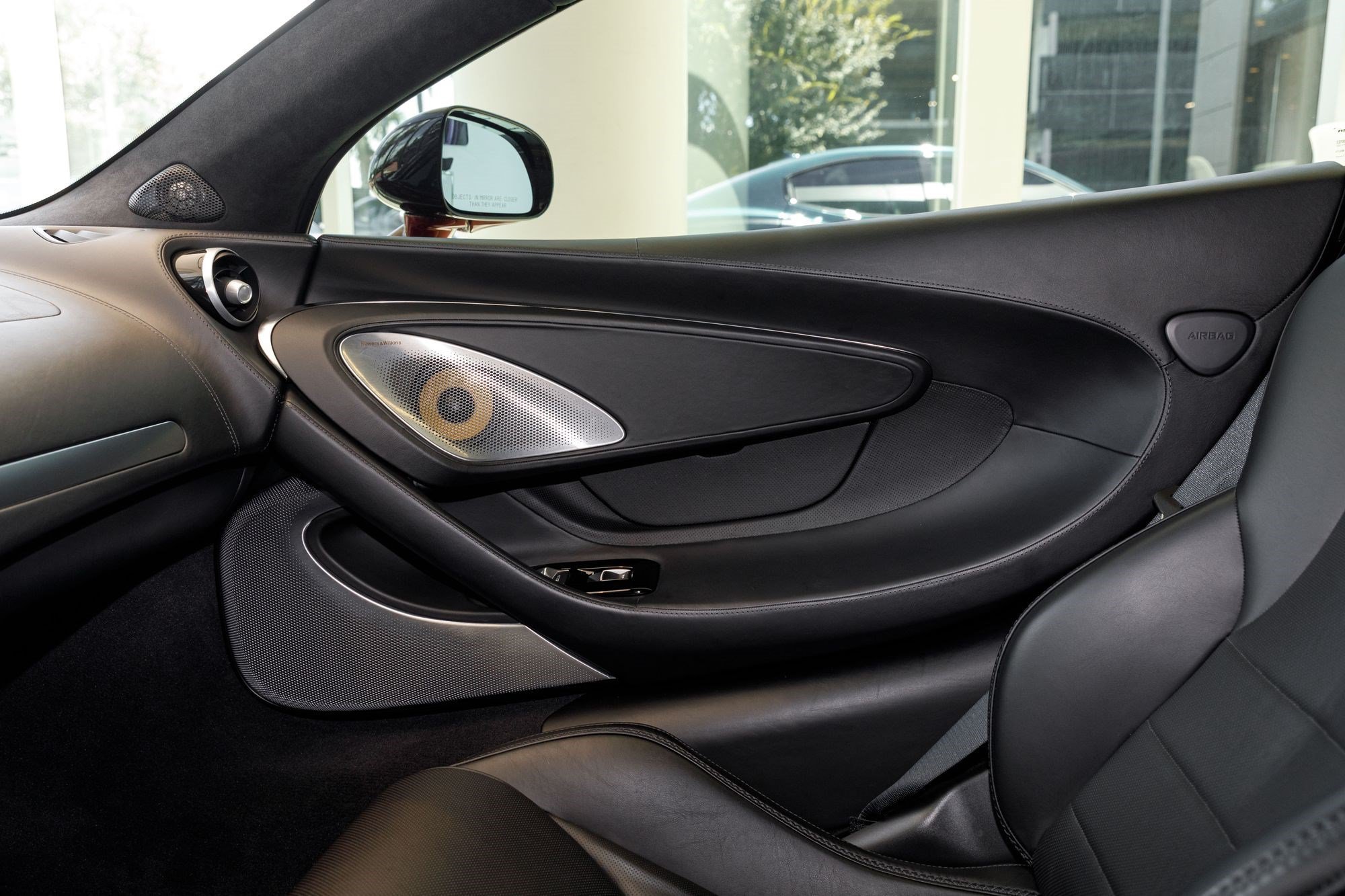Used 2023 Red Metallic McLaren  image 21