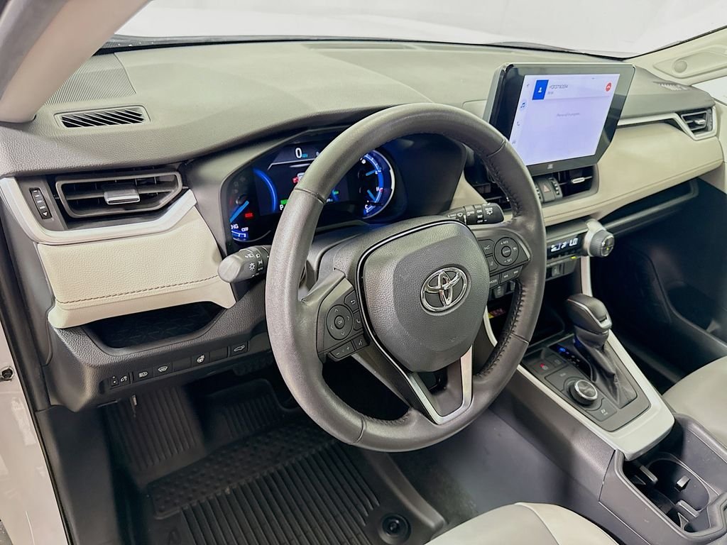 Used 2024 Wind Chill Pearl Toyota Hybrid XLE Premium image 10