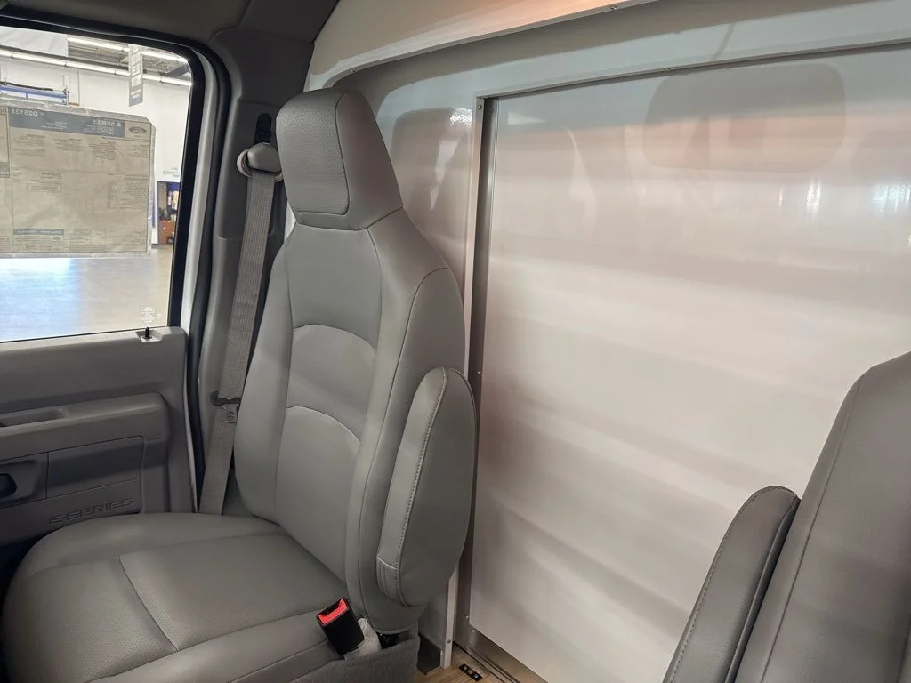 New 2025 Oxford White Ford E-350 SRW image 24