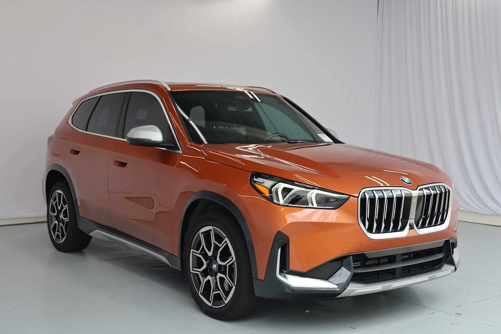 Certified Used 2024 Utah Orange Metallic BMW xDrive28i image 4