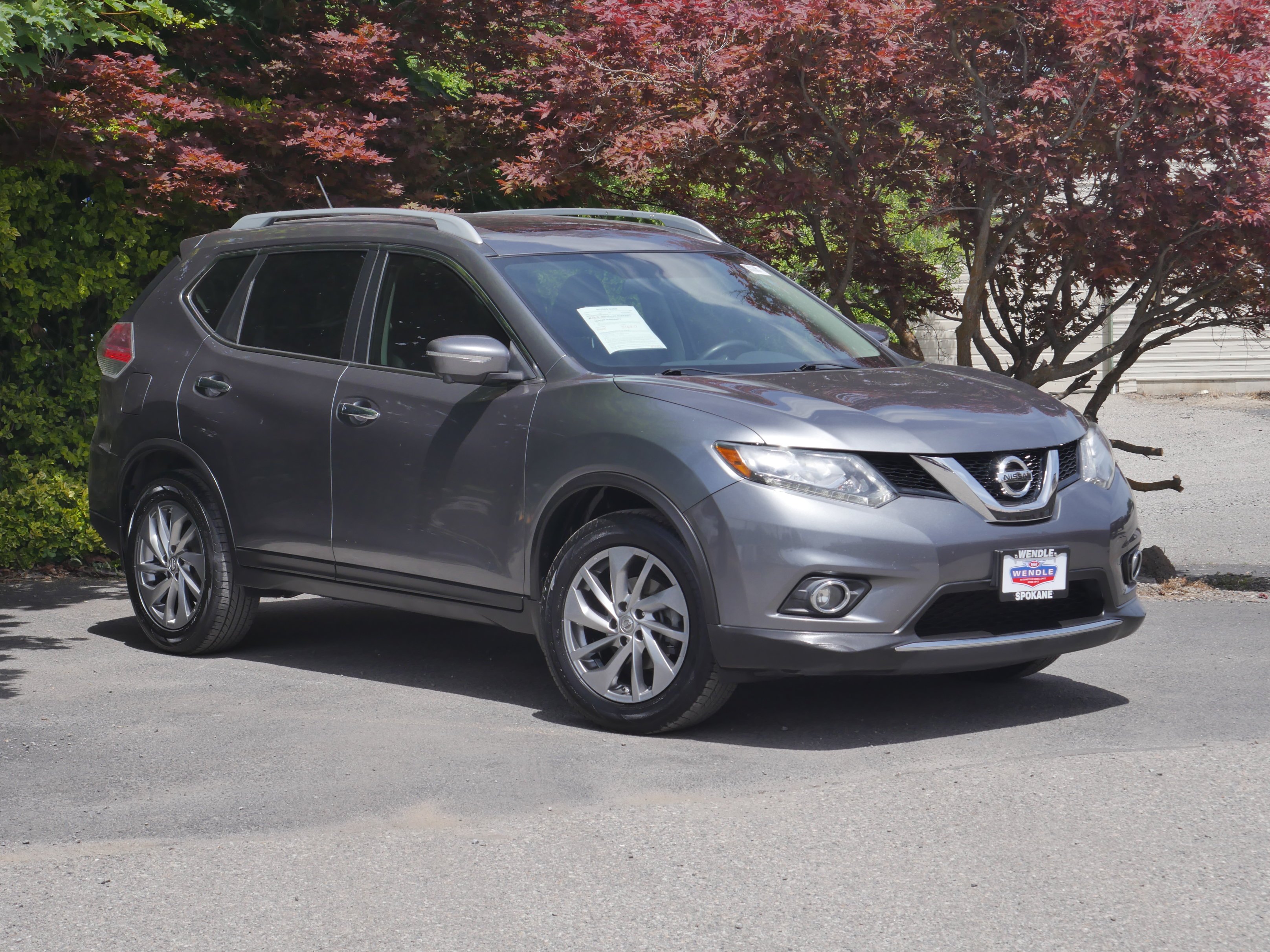 Used 2015 Gun Metallic Nissan SL image 25