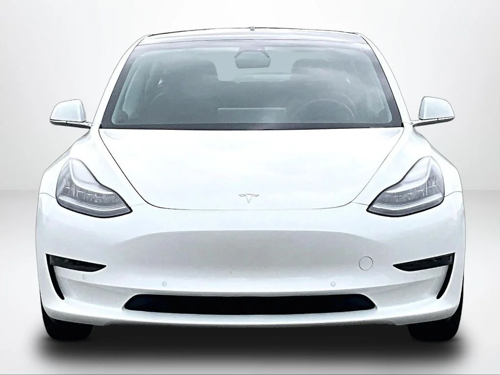 Used 2019 White Tesla Standard Range Plus image 4