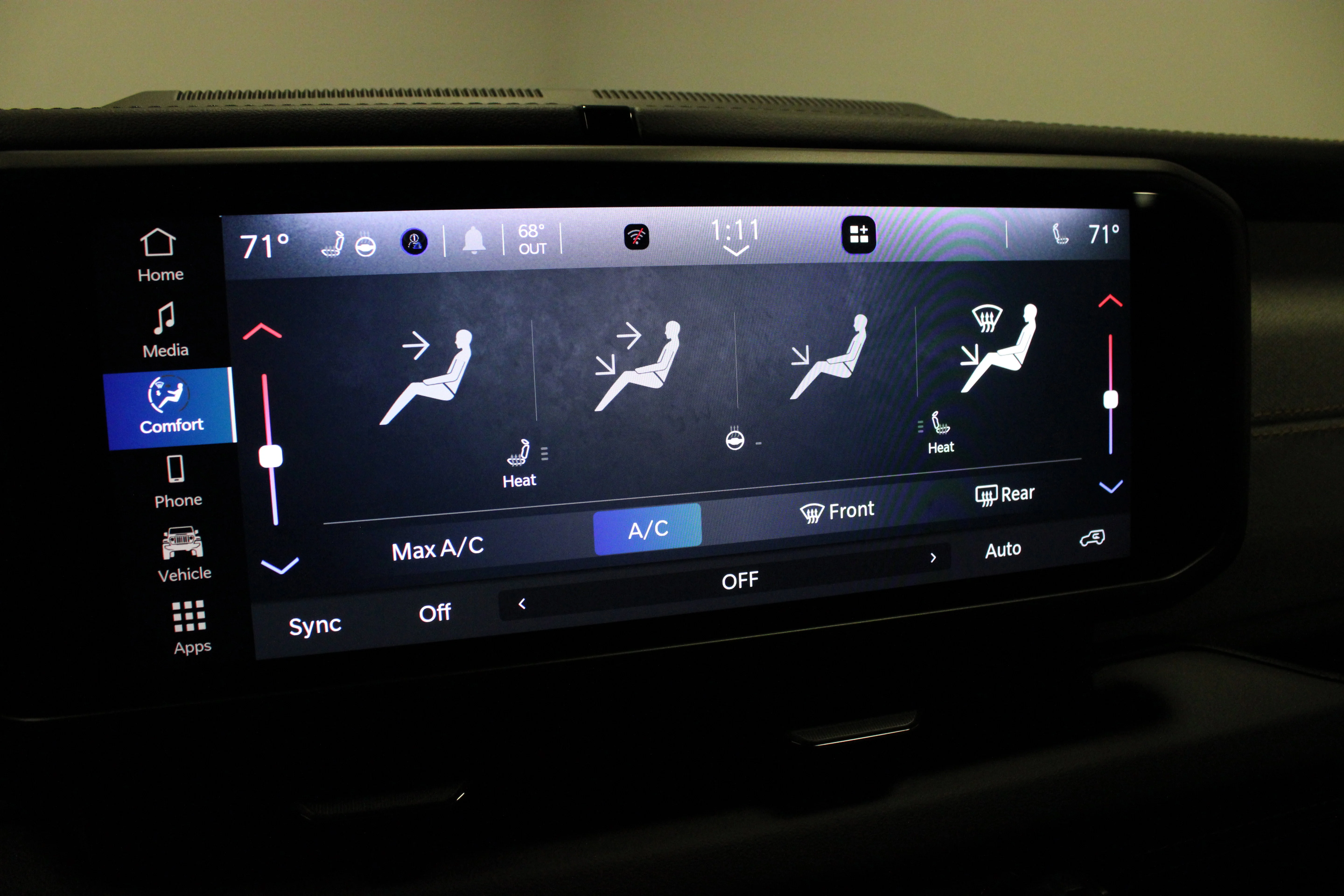 Used 2025 Granite Crystal Metallic Clearcoat Jeep Sahara image 25