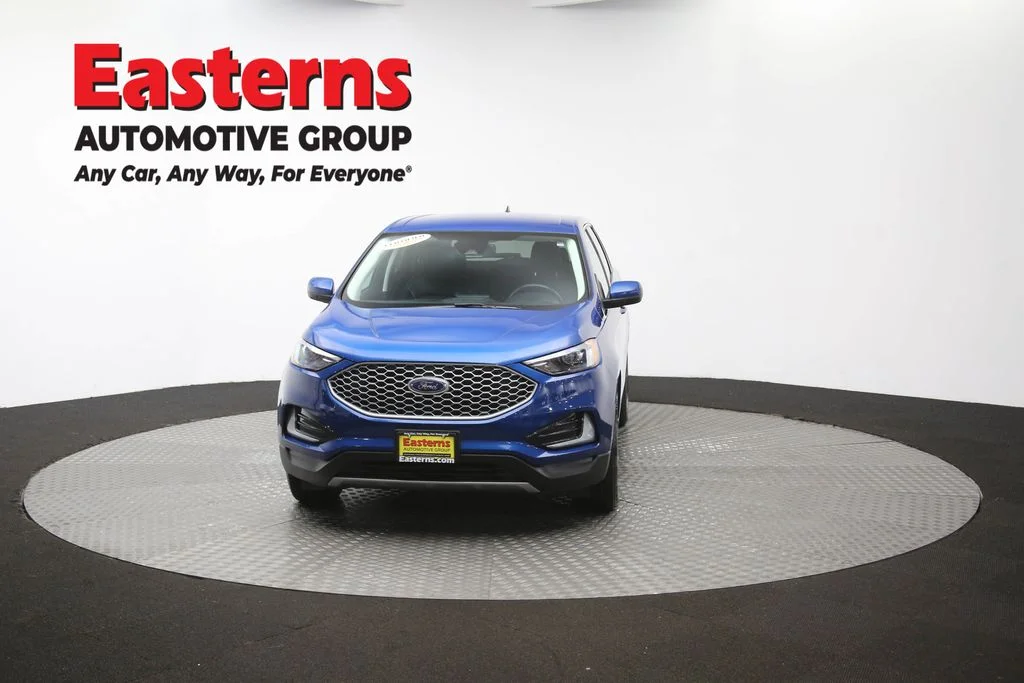 Used 2023 Blue Ford SEL image 55