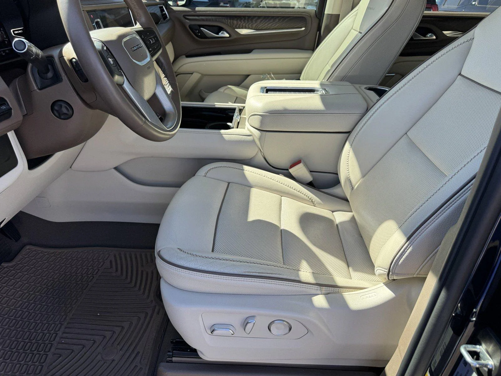 Used 2024 Midnight Blue Metallic GMC Denali image 15