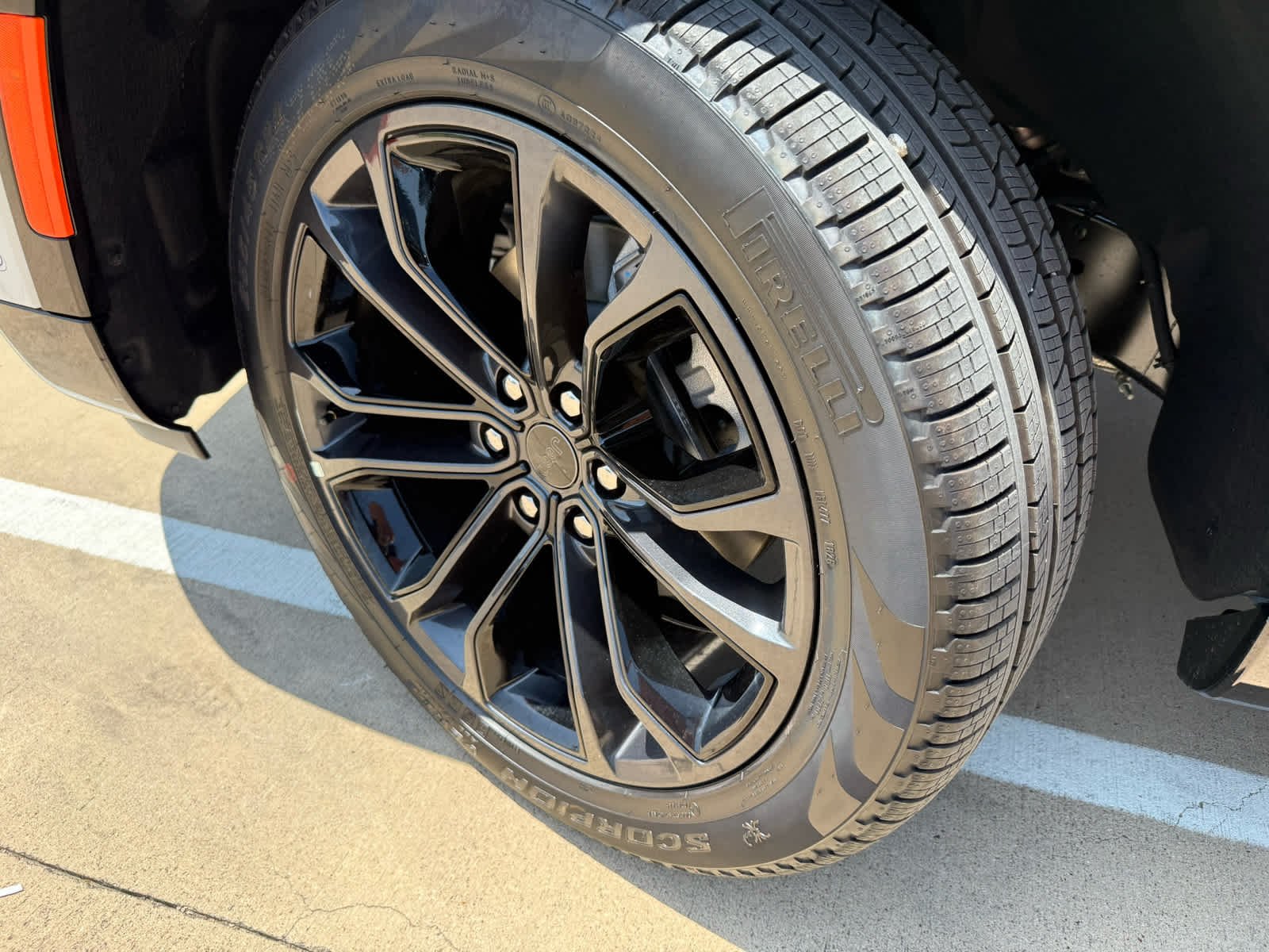 New 2026 Bright White Clear-Coat Exterior Paint Jeep Summit Obsidian image 10