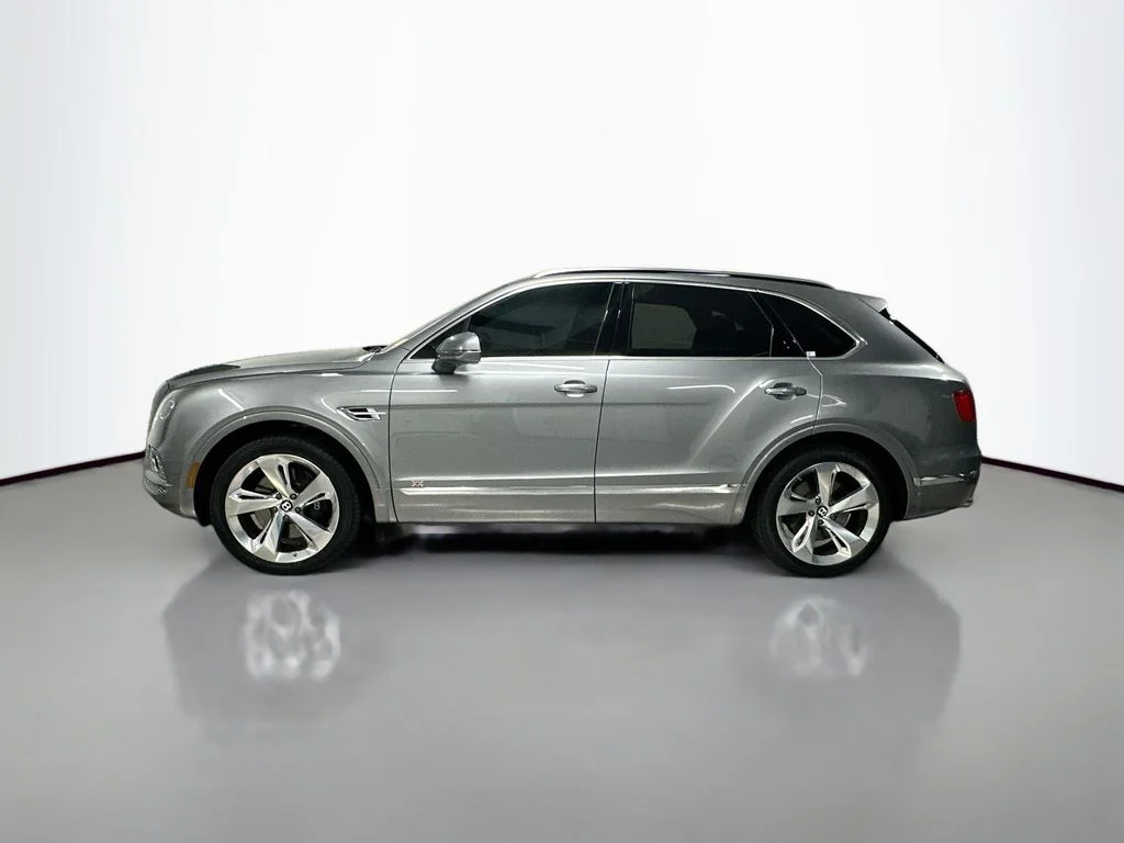 Used 2018  Bentley W12 image 2