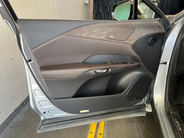 Certified Used 2025 Iridium Lexus 450h+ Luxury image 35