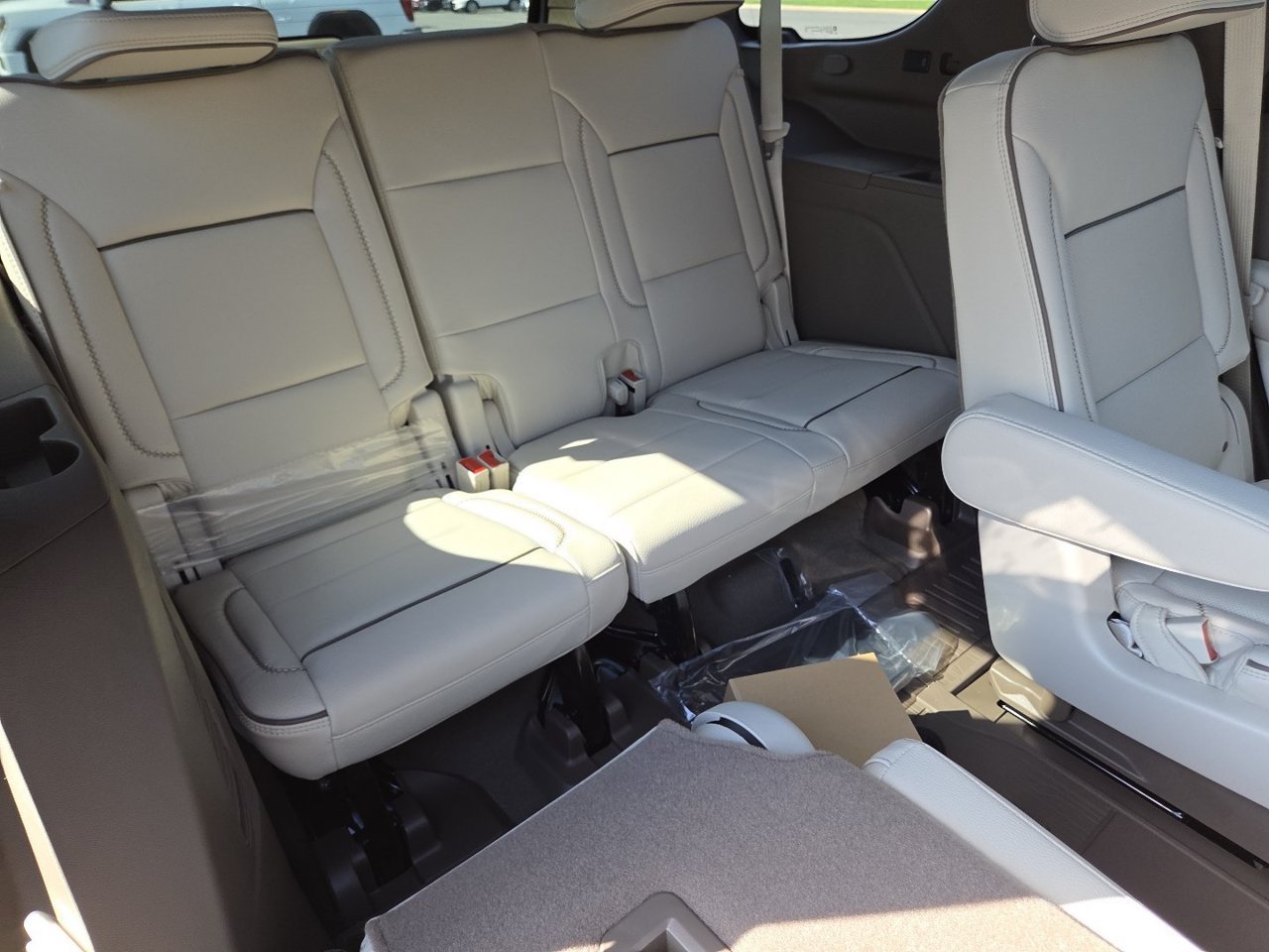 2026 GMC Yukon Denali - Photo 27
