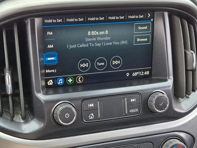 Used 2022 White Chevrolet LT image 26