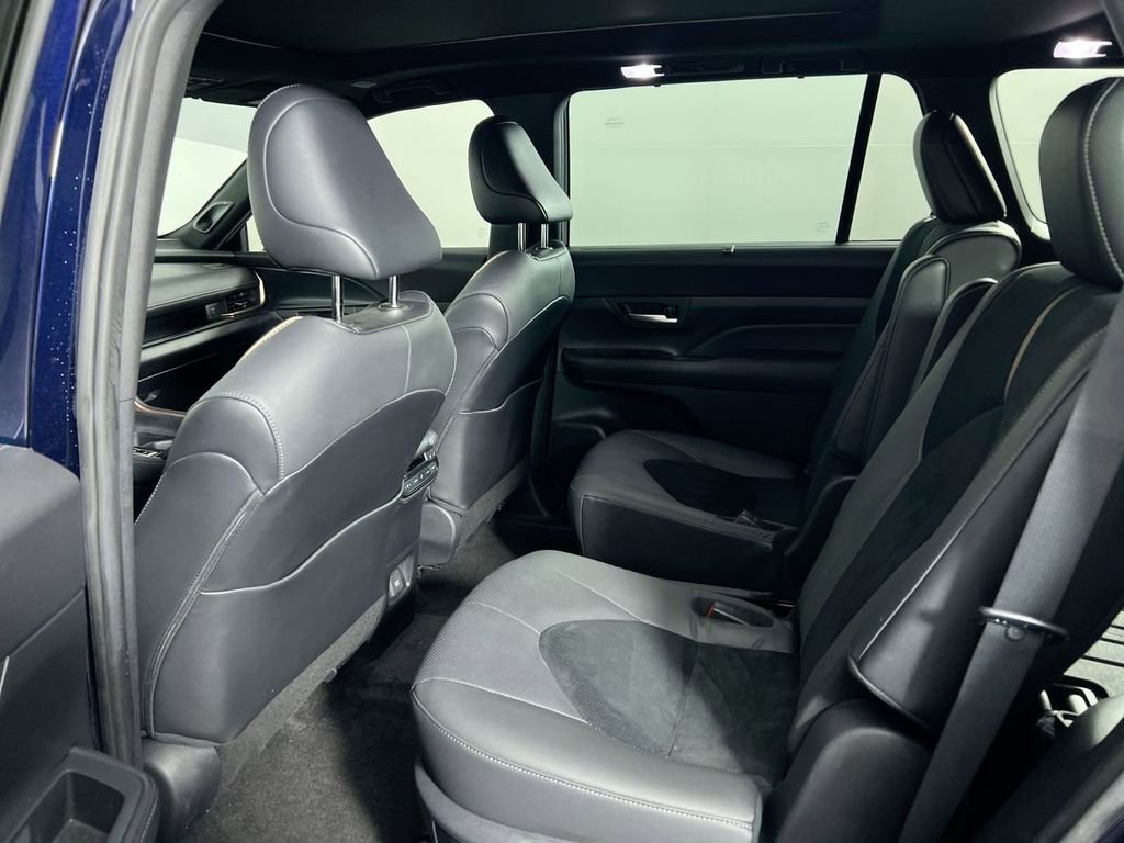Used 2024  Toyota MAX Platinum image 26