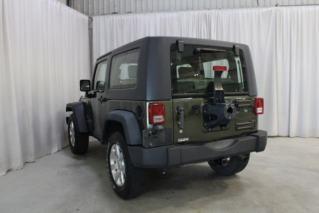 Used 2009 Green Jeep X image 19