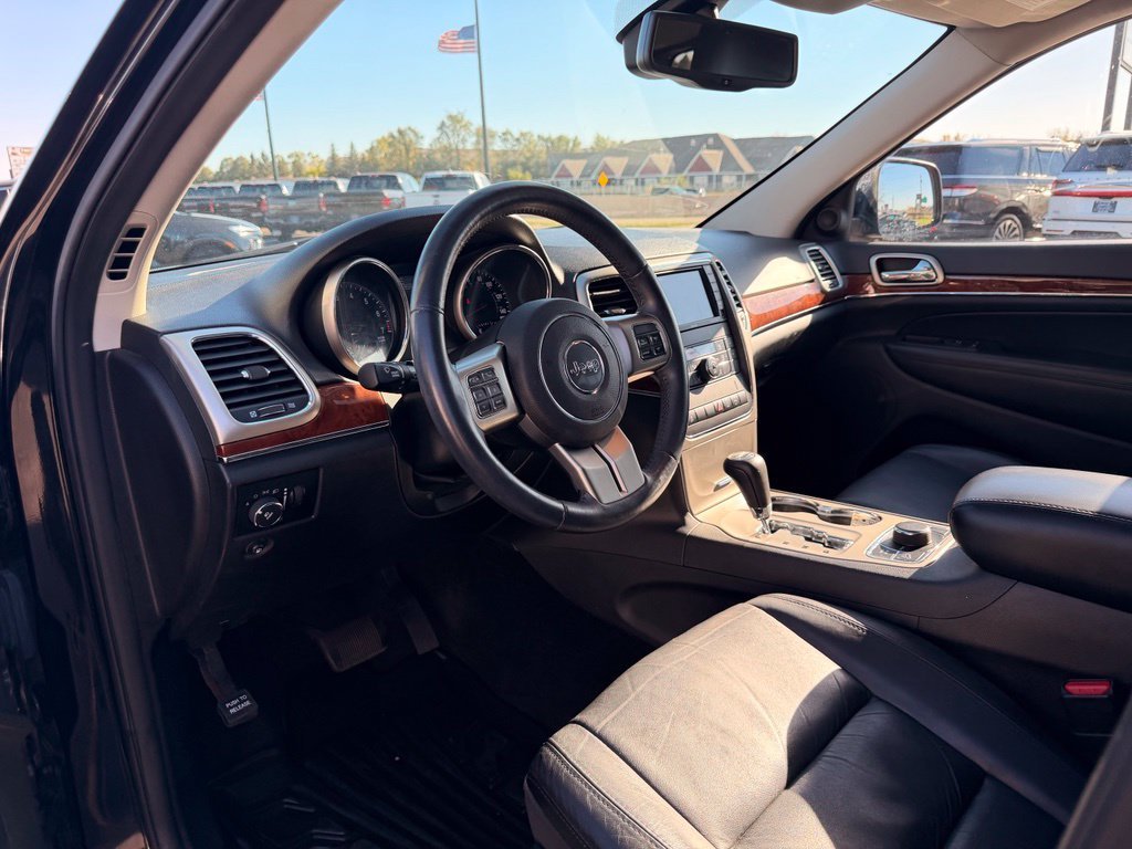 Used 2013 Black Jeep Limited image 22