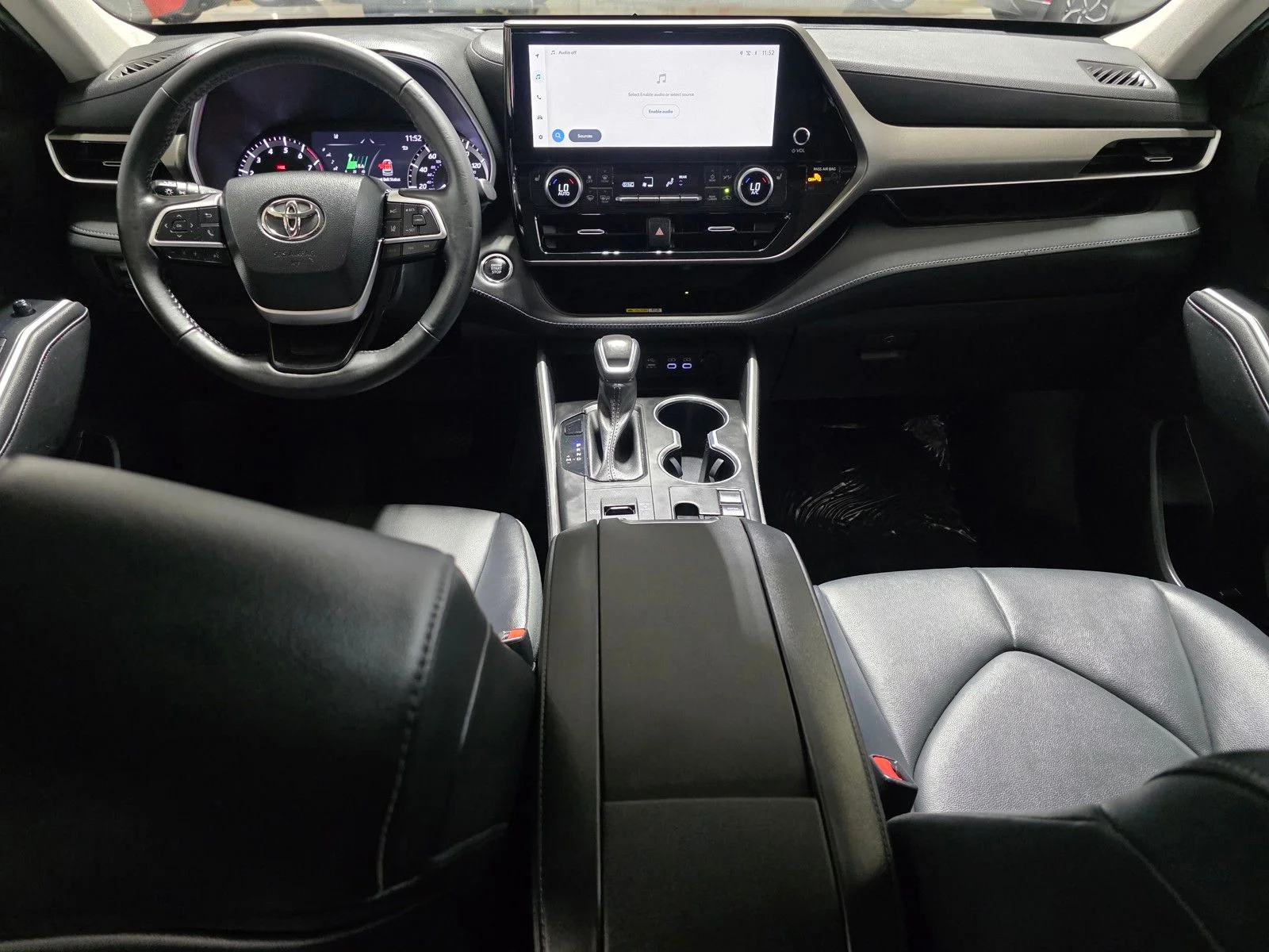 Used 2023 Wind Chill Pearl Toyota XLE image 19