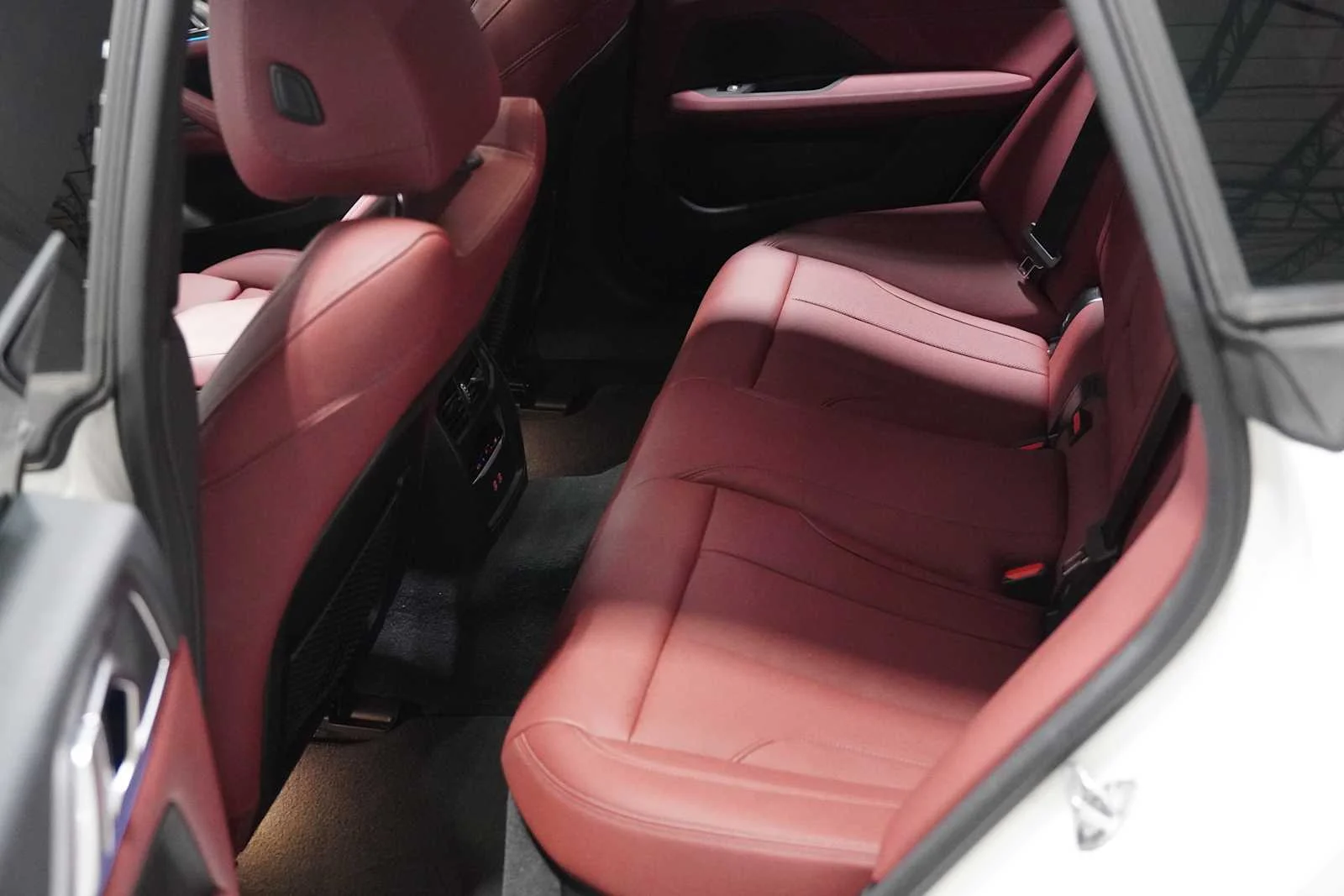Certified Used 2024 Alpine White BMW eDrive35 image 22