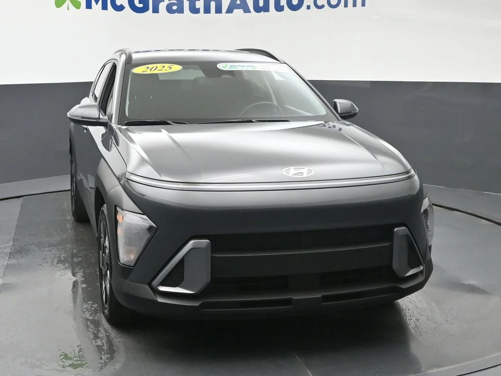Used 2025 Gray Hyundai SEL image 5