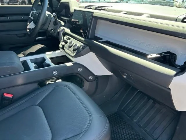Used 2025 Black Land Rover 110 P300 image 23