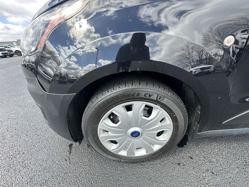 Used 2022 Black Ford XL image 16