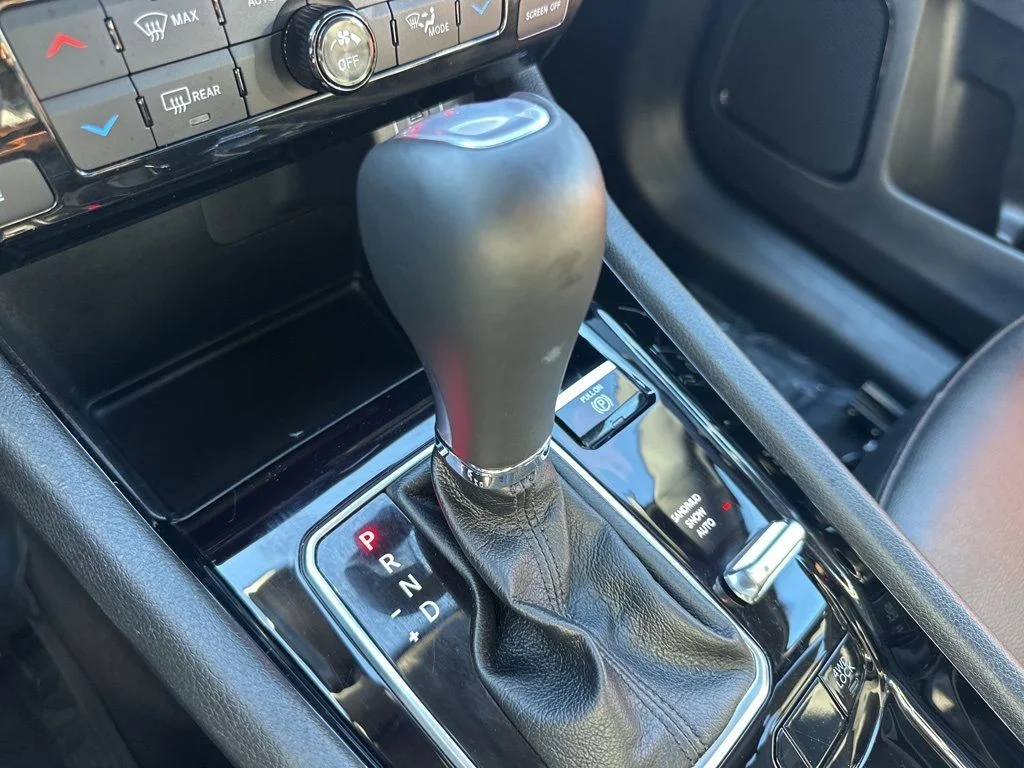Used 2024 Silver Jeep Limited image 16