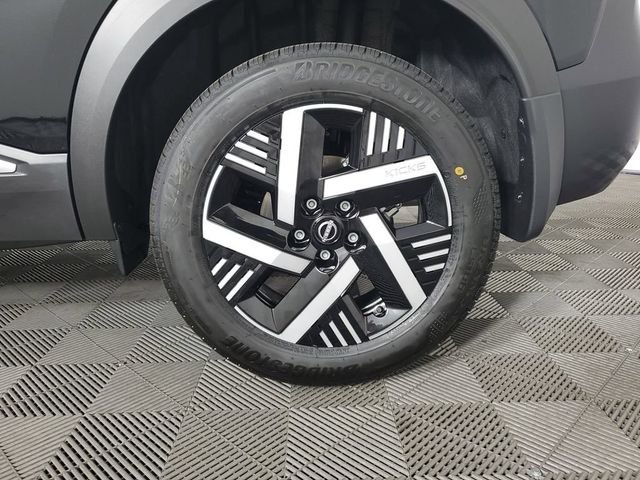 New 2026 Super Black Nissan SV image 11