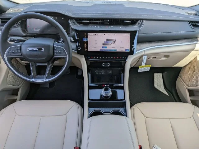 New 2027 White Jeep Limited image 12