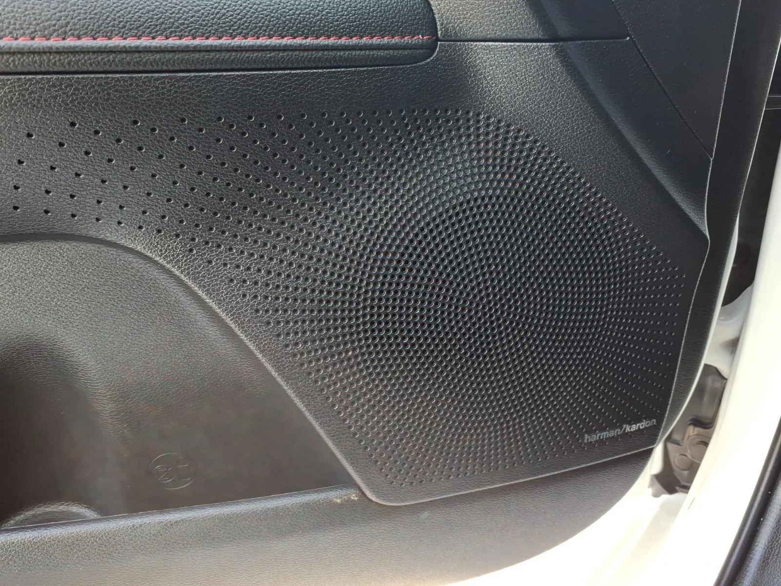 Used 2024 Snow White Pearl Kia GT image 7