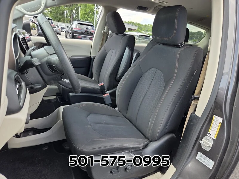 Used 2017 Crystal Metallic CHRYSLER TOURING FWD image 7