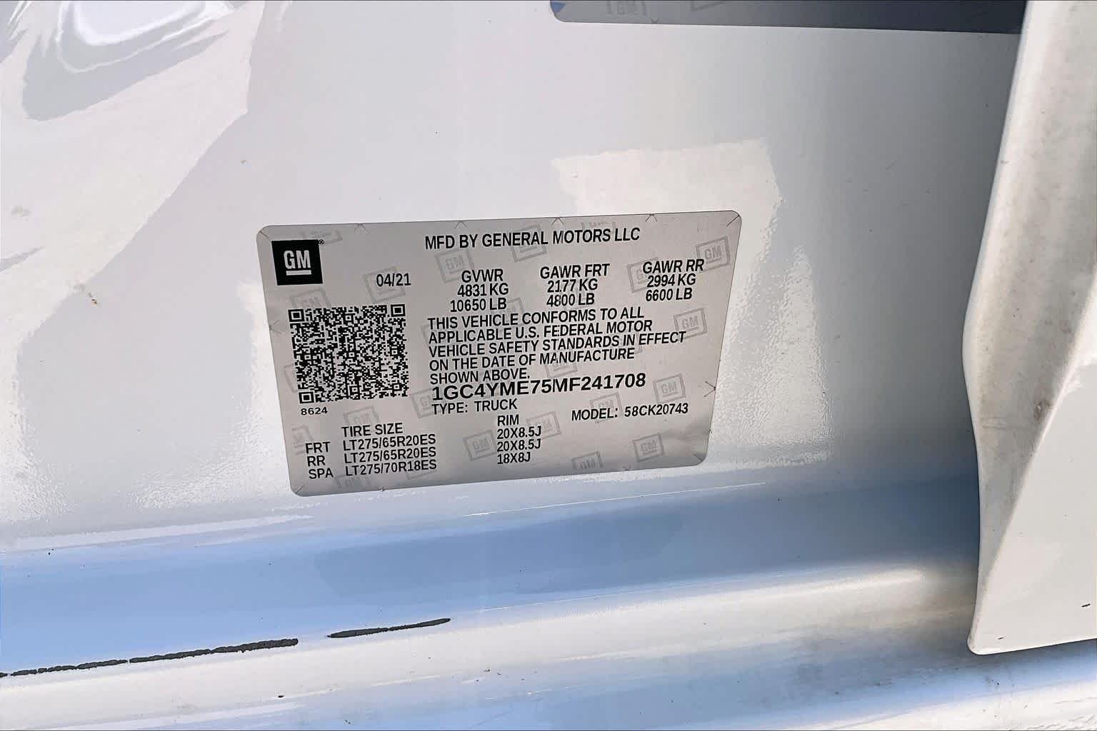 Used 2021 Summit White Chevrolet Custom image 34